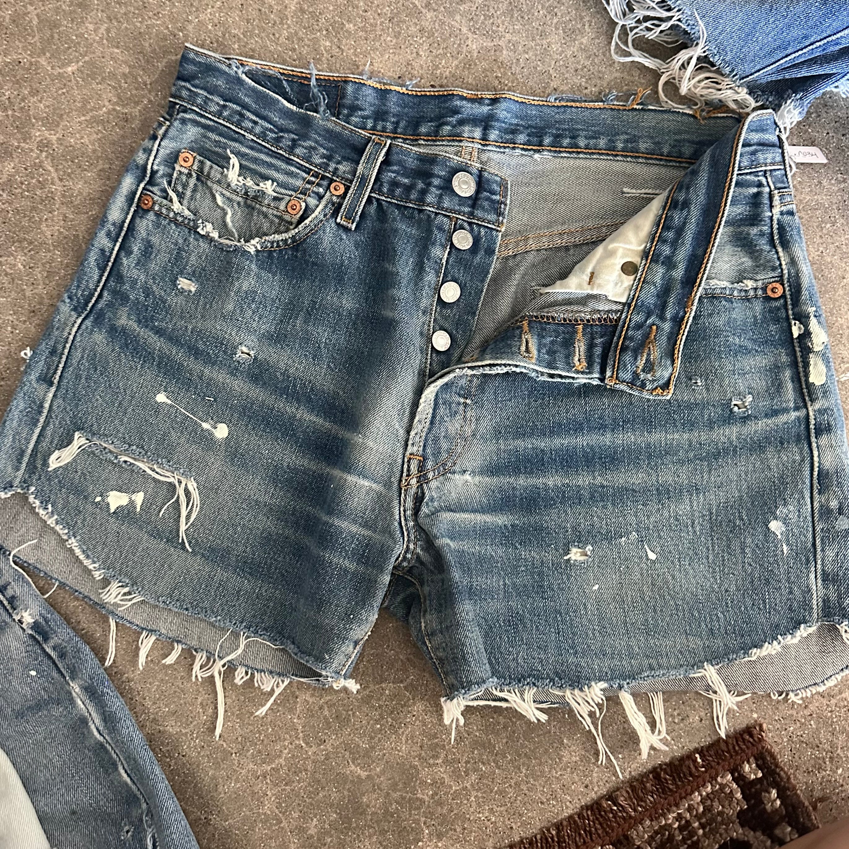 Levi’s Cutoffs 15.5” flat lay