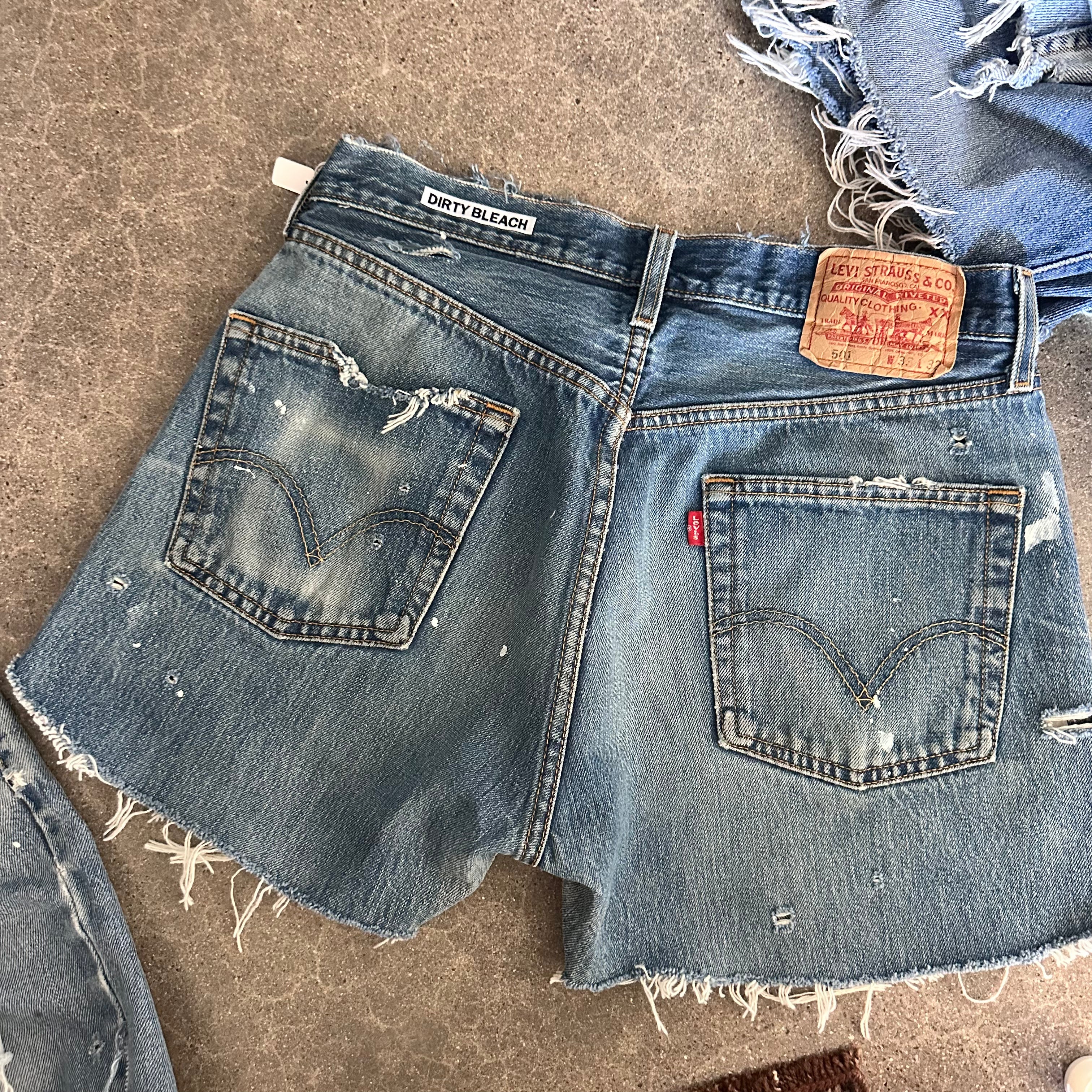 Levi’s Cutoffs 15.5” flat lay