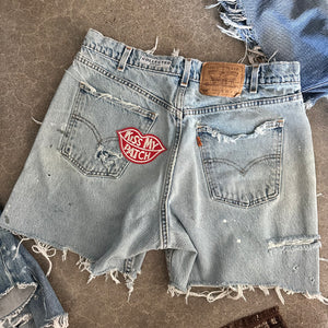 Levi’s Cutoffs 17” flat lay