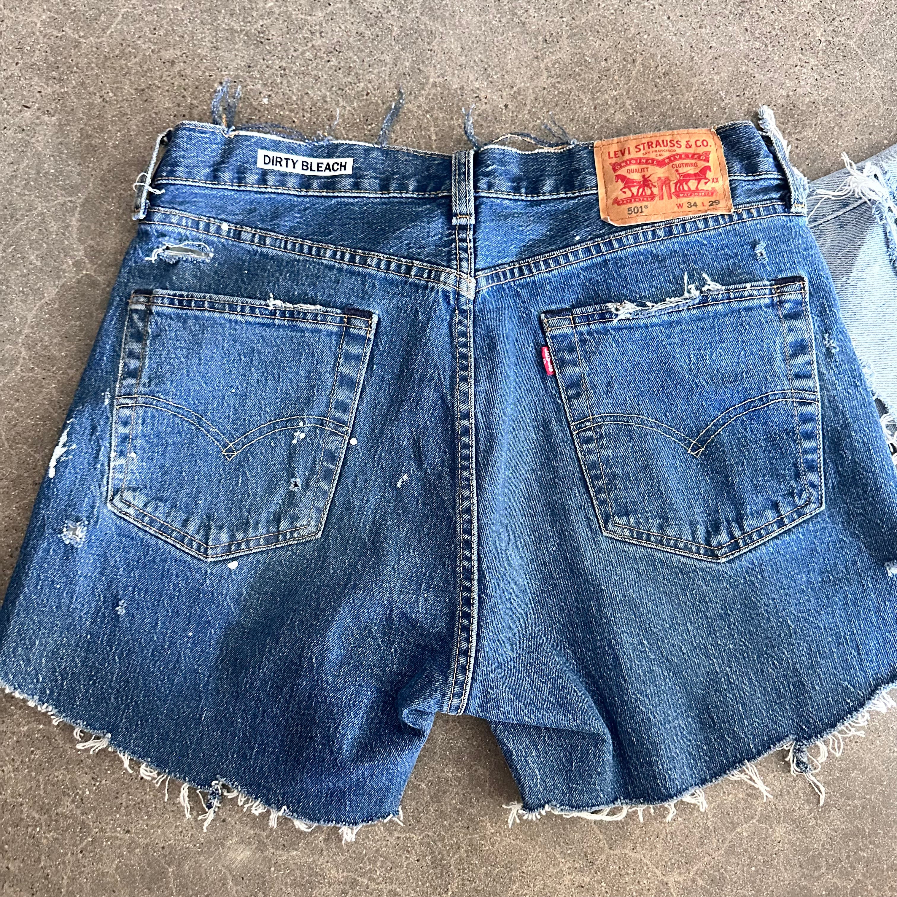 Levis Cutoffs 17” flat lay