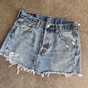 Levis Cutoff skirt 15” flat lay