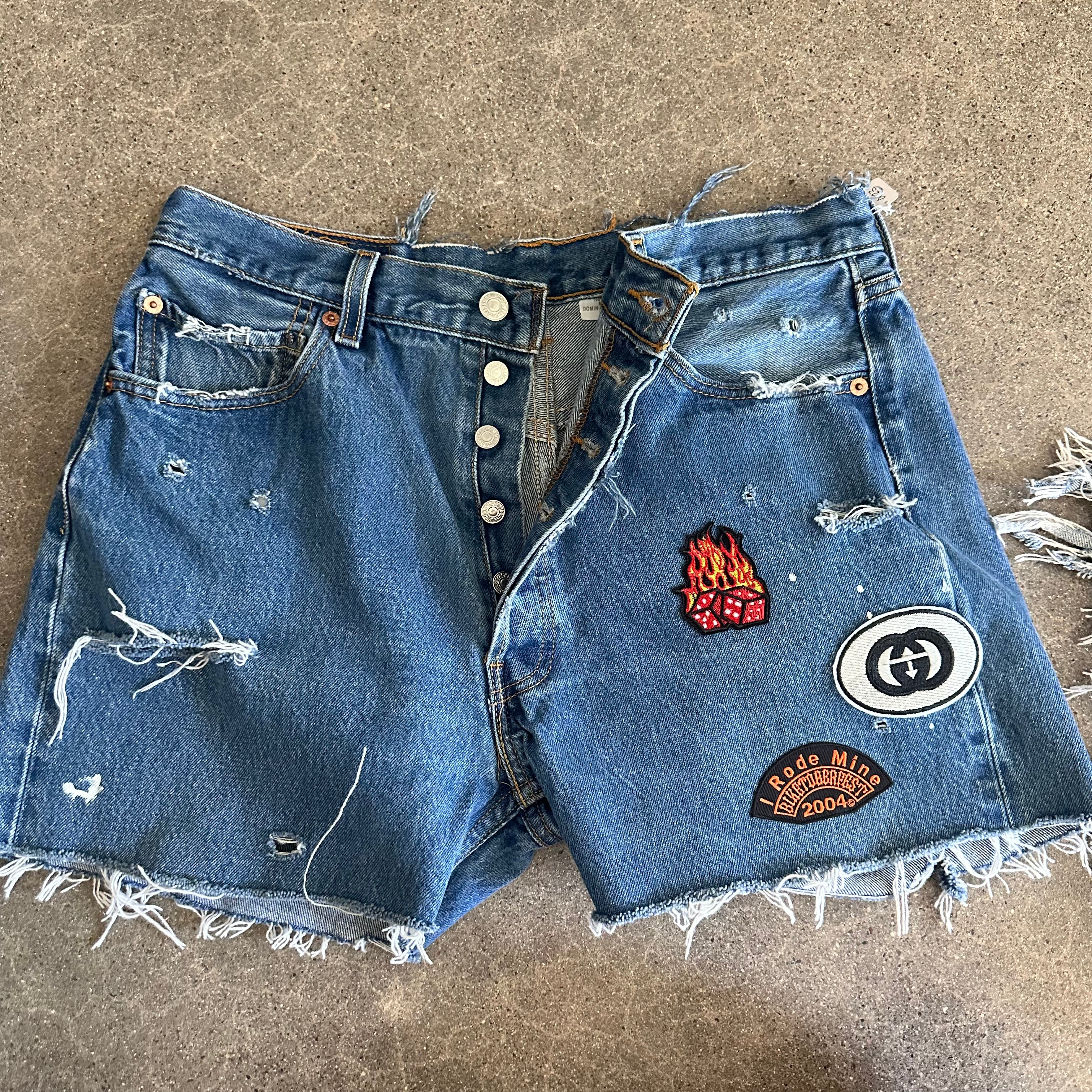 Levis Cutoffs 15.5” flat lay