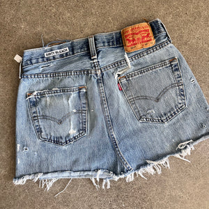 Levis Cutoff skirt 15” flat lay