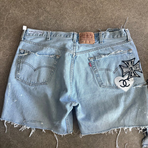 Levis Cutoffs 20.5” flat lay