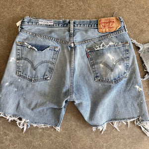 Levi Cutoffs 18” flat lay