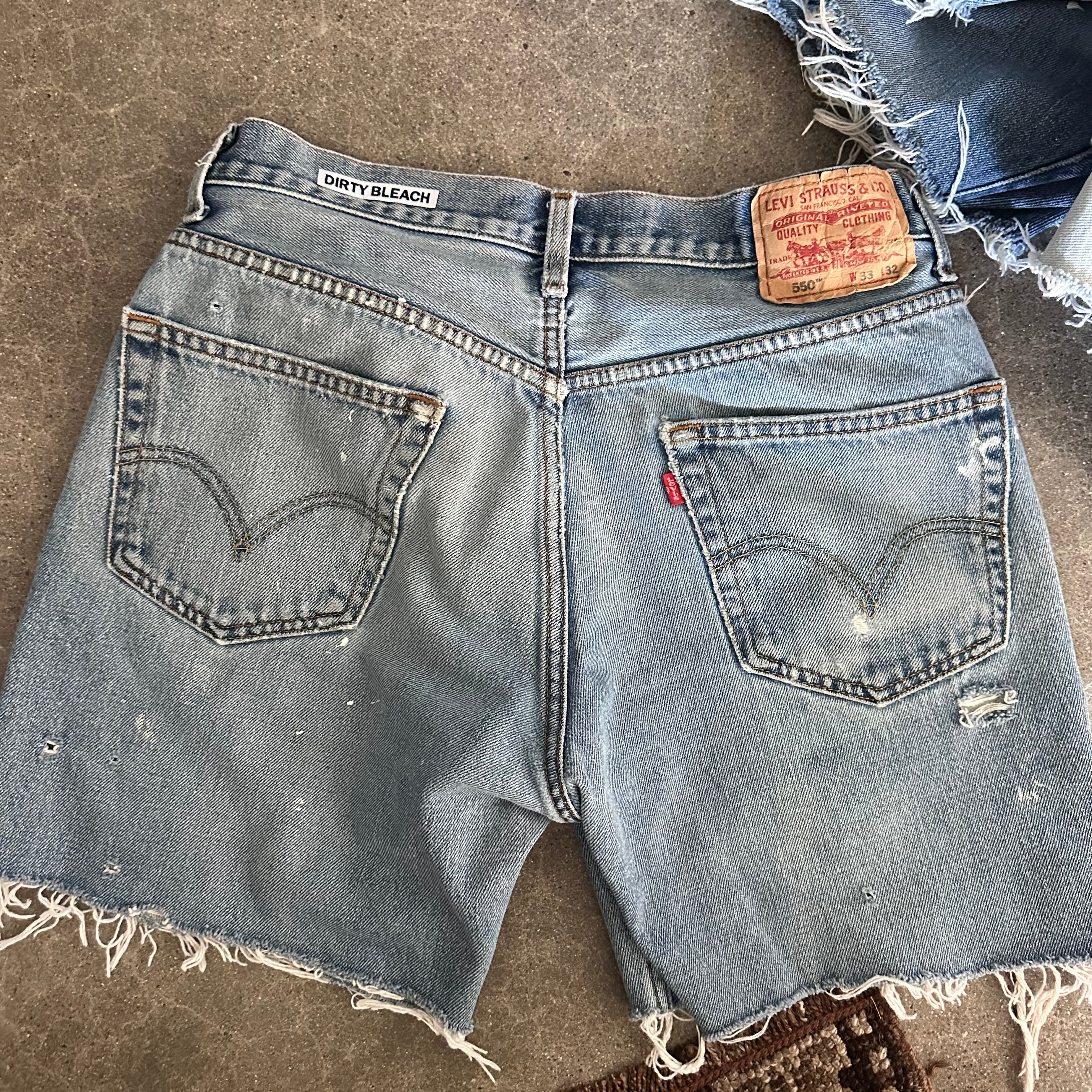 Levi’s Cutoffs 16.5” flat lay