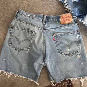Levi’s Cutoffs 16.5” flat lay
