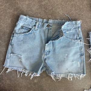 Wrangler Cutoffs 16” flat lay