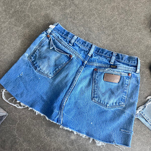 Wrangler Cutoff skirt 16” flat lay