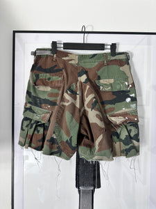 Unisex M 16.25” flat lay Camp Shorts